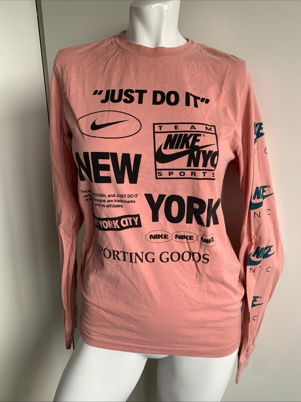 Nike New York City women’s blush colored long sleeve t-shirt size XS